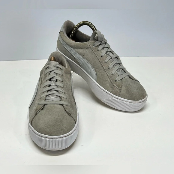 PUMA Light gray suede low top sneakers size  7. - Picture 4 of 8